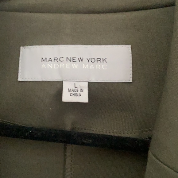 Blazer - Picture 4 of 4